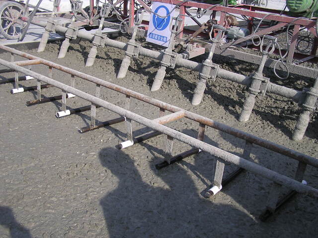 混凝土道面板加设传力杆concreteslabwithdowelbar